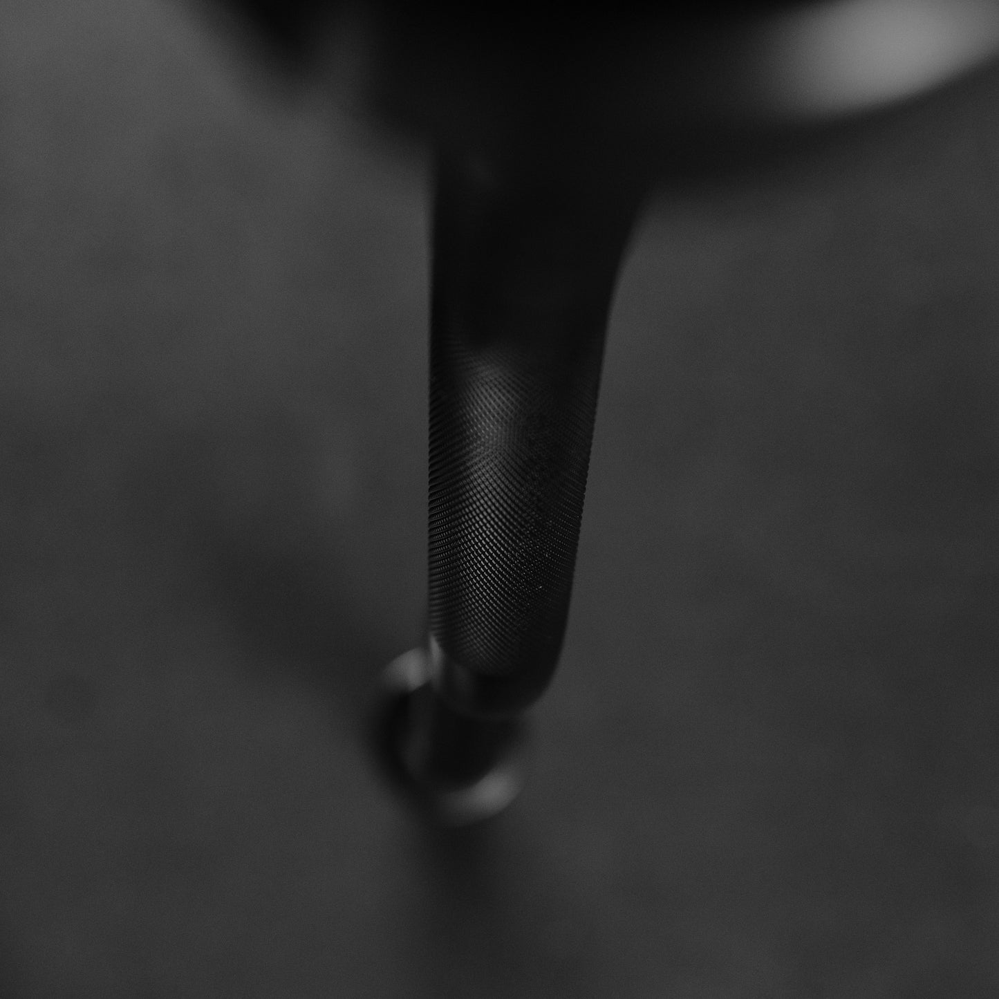 ChasingBetter 1.4m EZ Curl Bar - Black